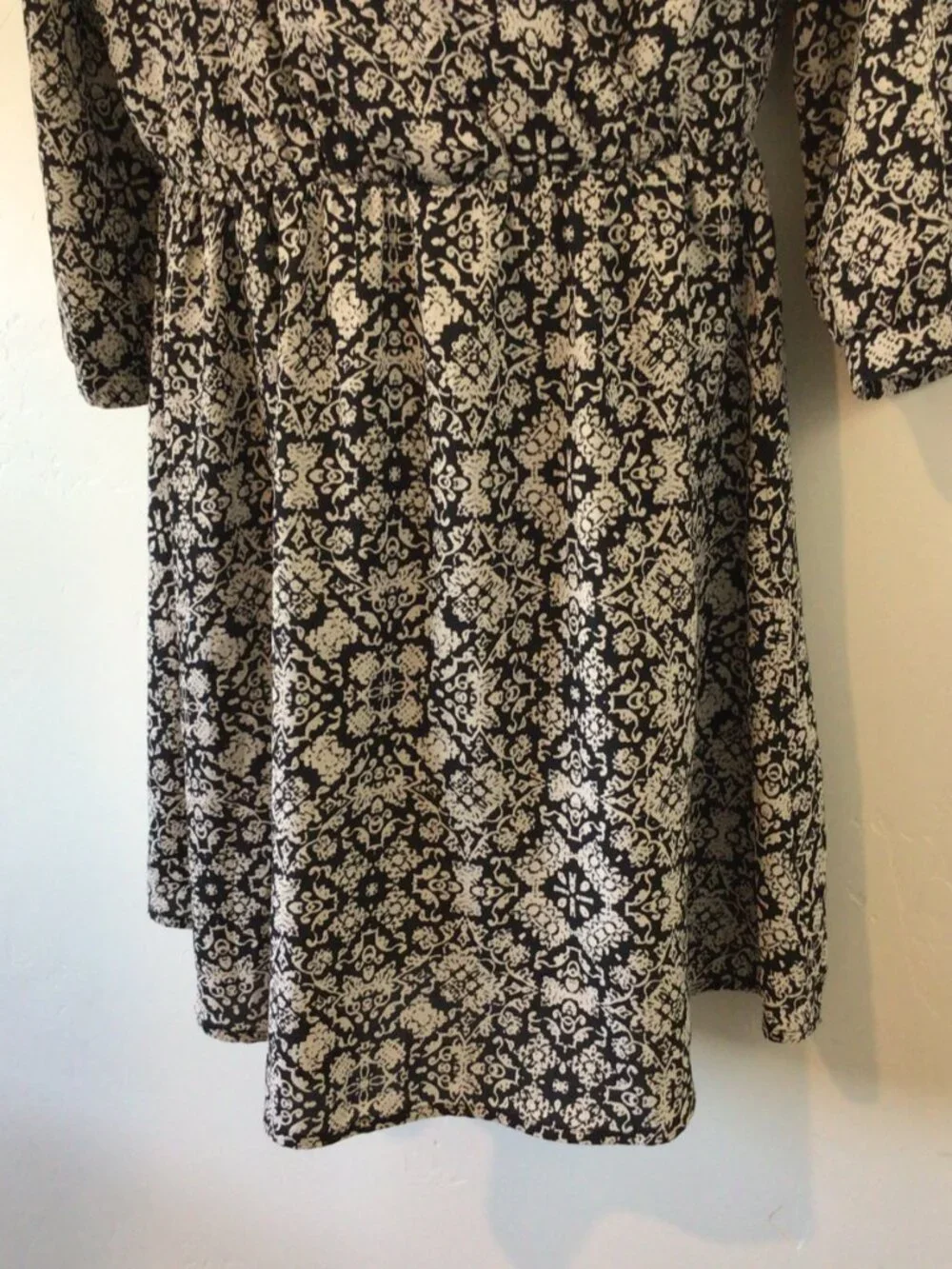 3/$10💕 Lush Black & Tan Floral Print 3/4 Sleeve Elastic Waist Thin Dress - Picture 3 of 5